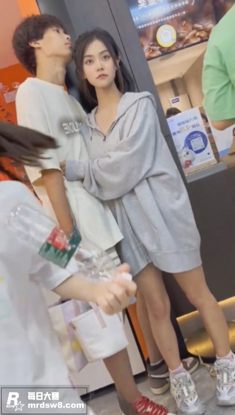 偷拍狂魔抄底新作来袭相关图片1