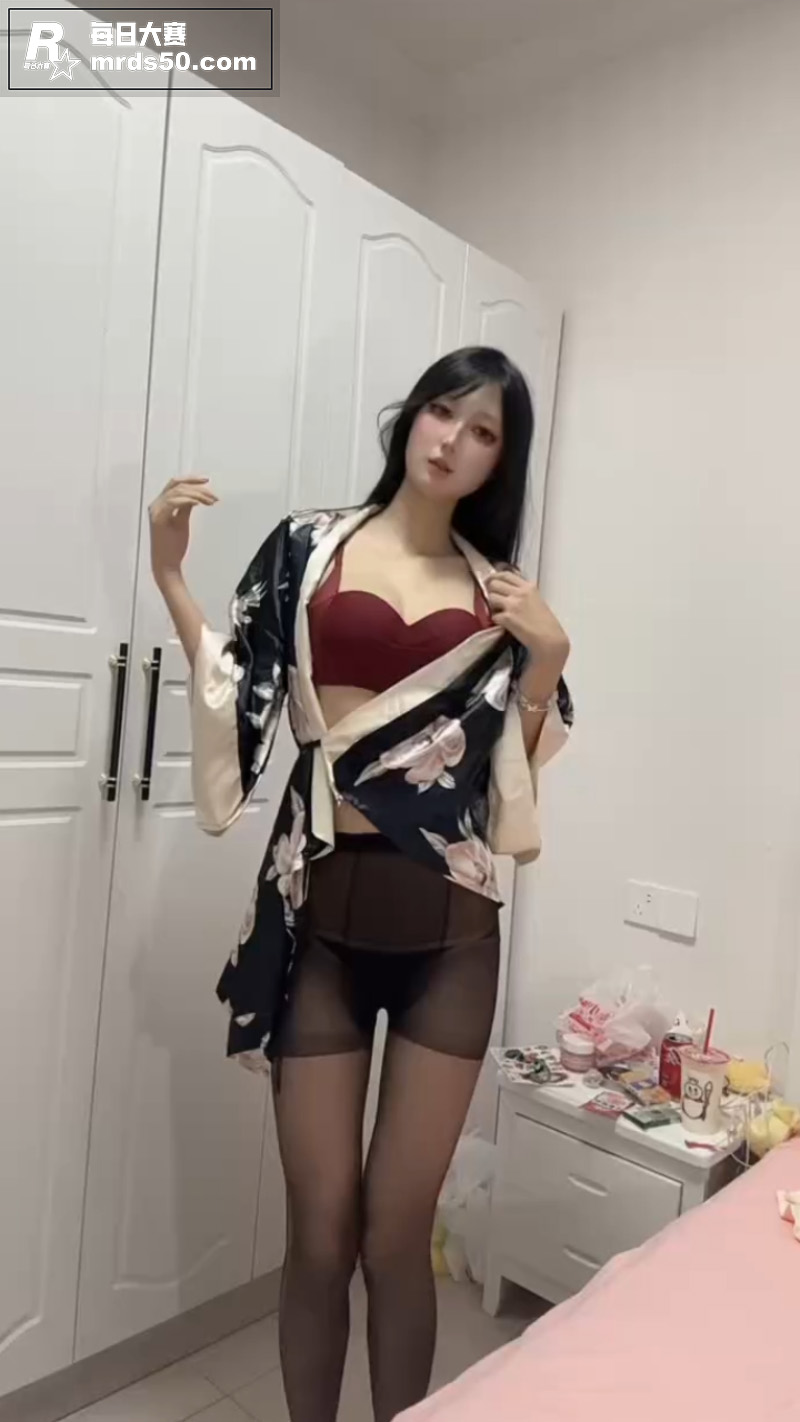 抖音高颜值网红少女 相关图片4