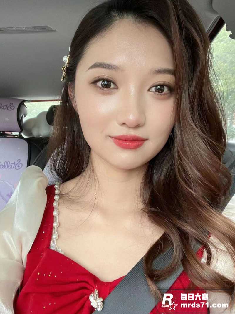 重庆新婚反差少妇 张相关图片1