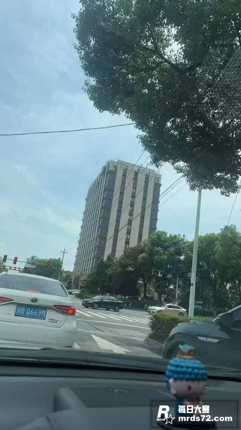 绿帽奴花50万娶妻刚相关图片7
