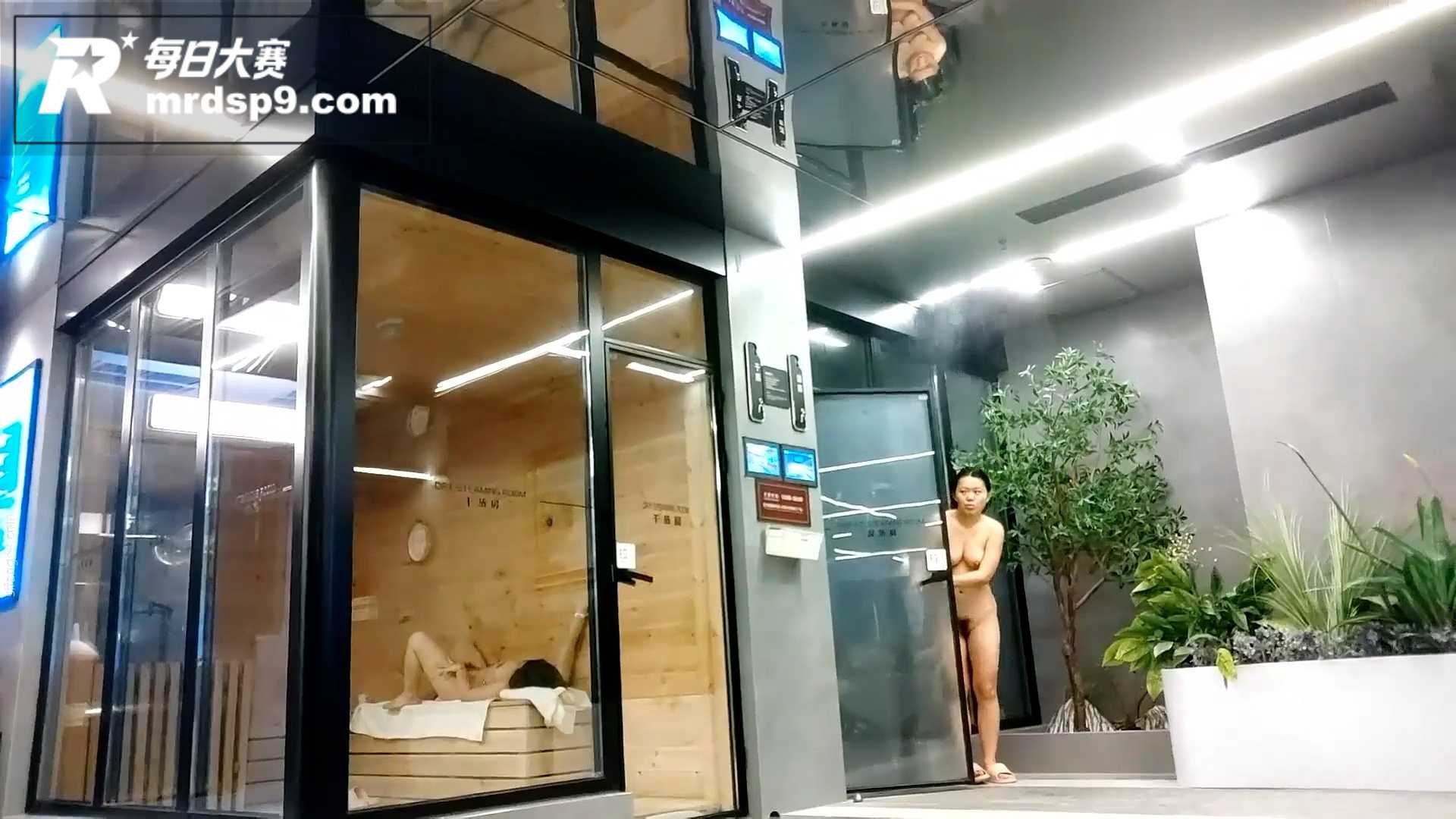 洗浴中心更衣室偷拍 相关图片8