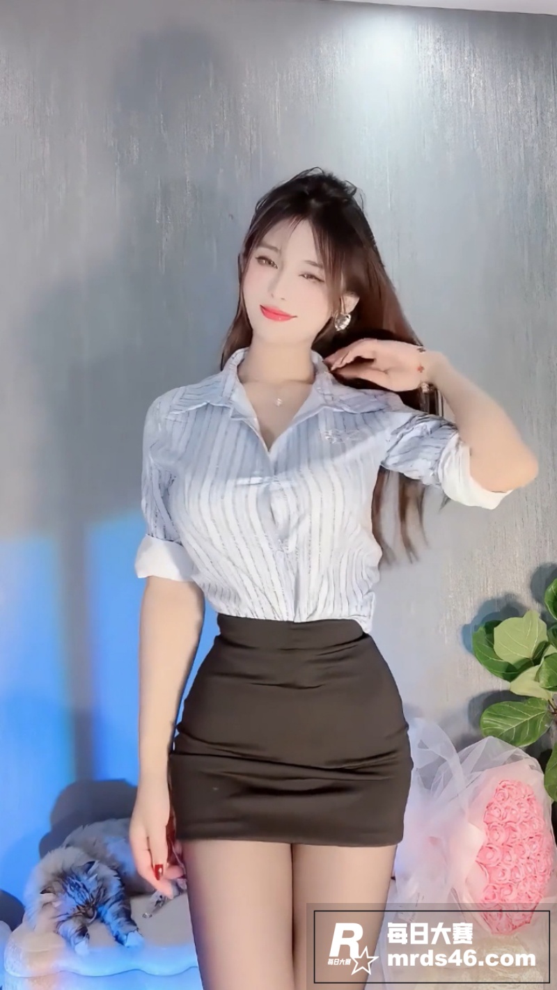 快手百万粉丝高挑御姐相关图片3