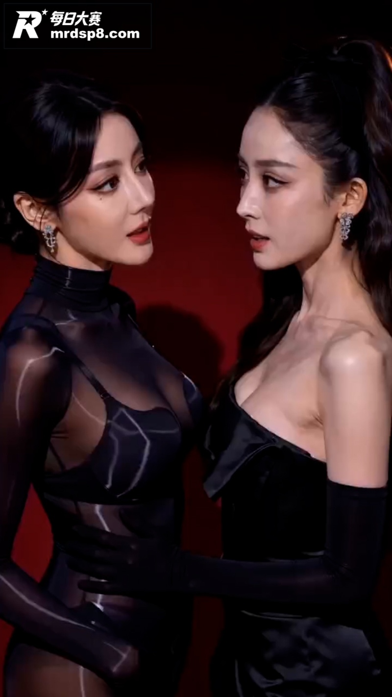 AI脱衣女明星 迪丽相关图片1