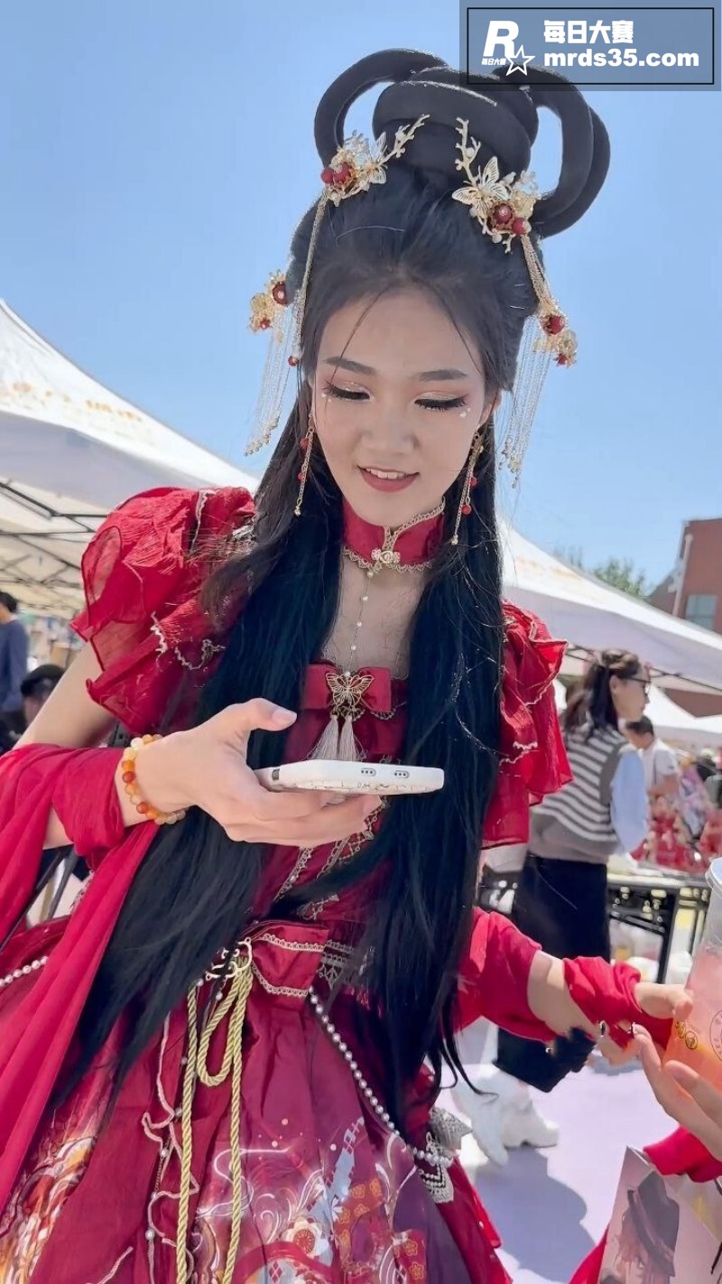 偷拍大神 漫展抄底C相关图片2