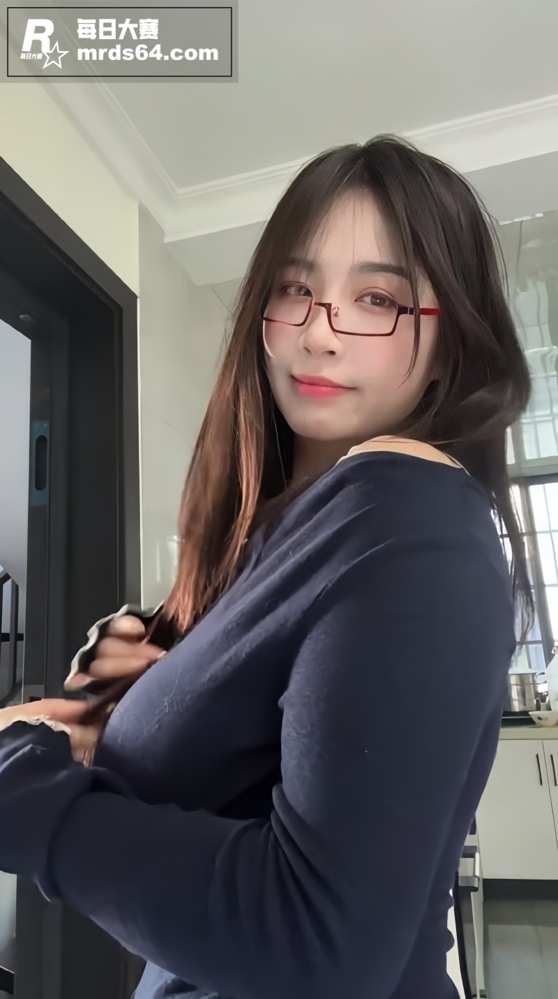 抖音极品大奶坦克妹 相关图片2