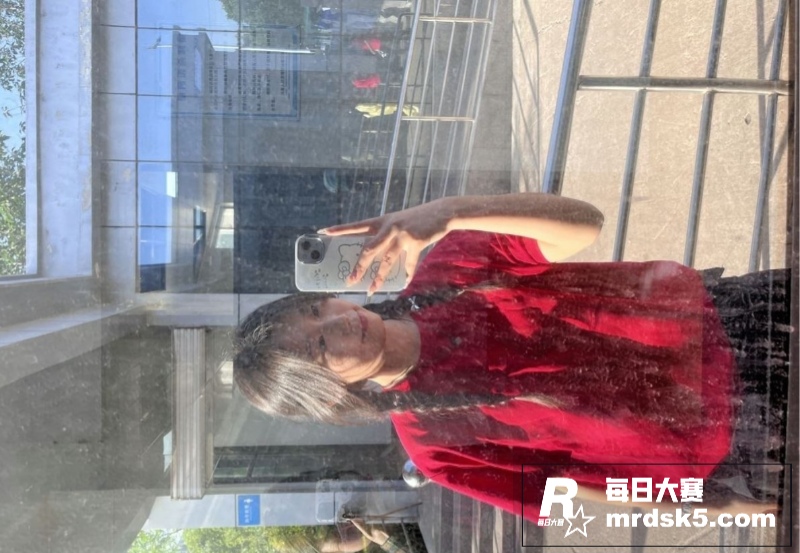 苏大英语系班花 表面相关图片2