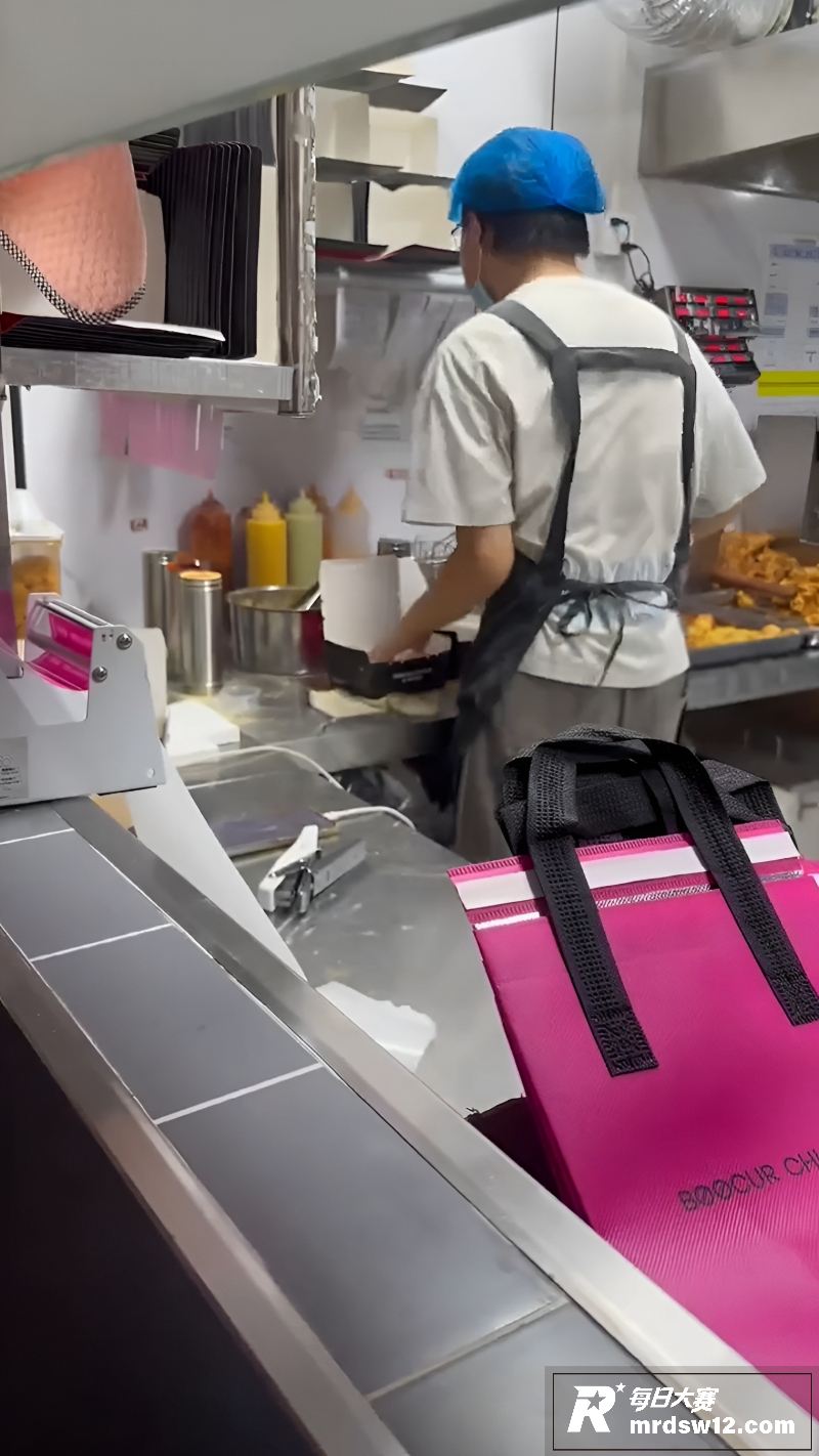 广东深圳不可炸鸡店爆相关图片6