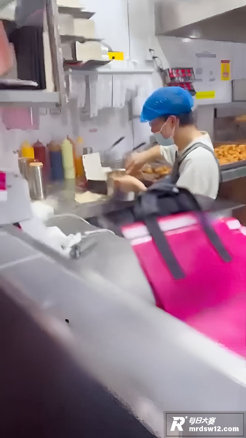 广东深圳不可炸鸡店爆相关图片7