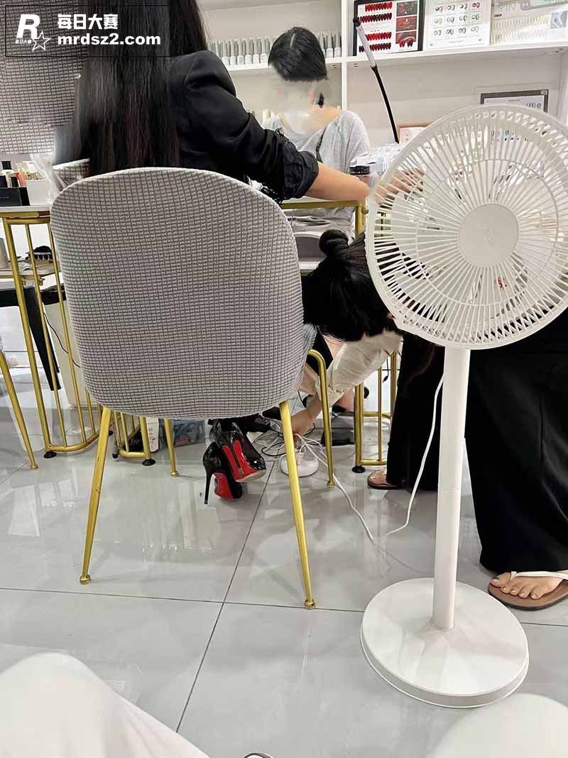 海角社区 奶子即正义相关图片2