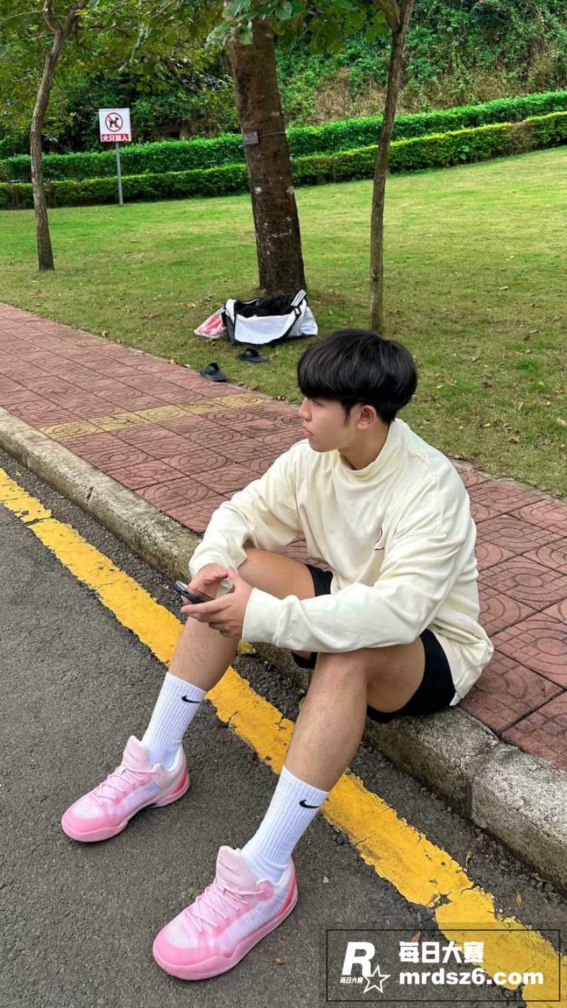 湖南男高暑假卖自己？相关图片1