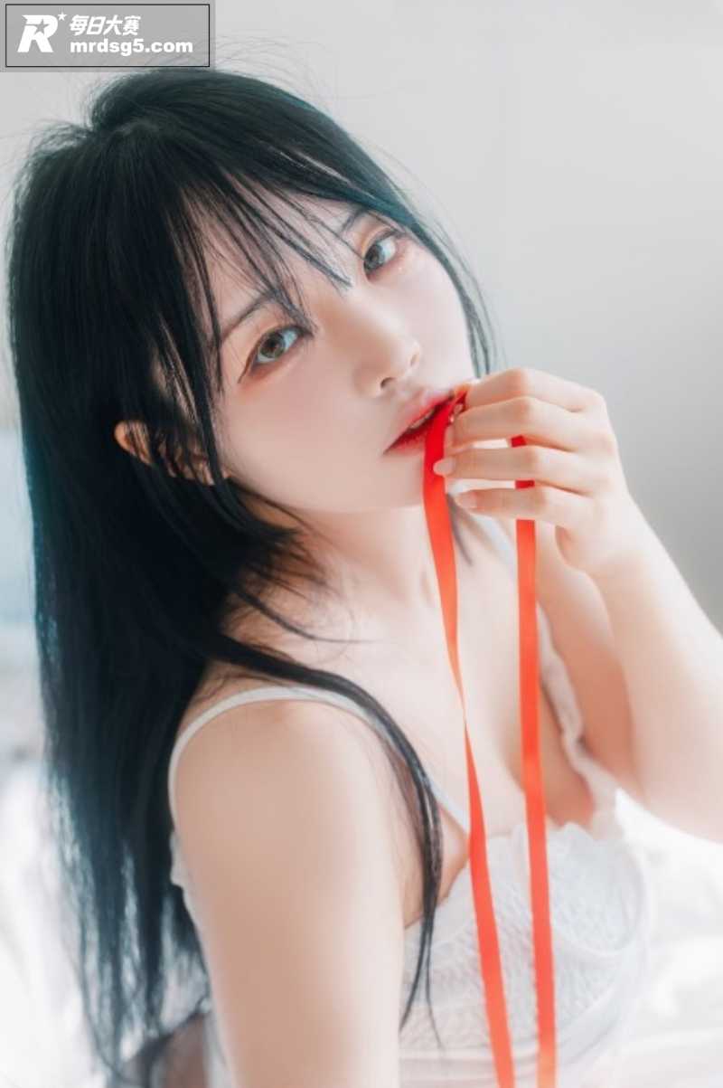 韩国超高人气巨乳网红相关图片7