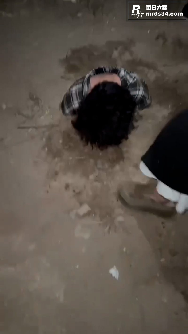 现在的精神小伙和小妹相关图片2