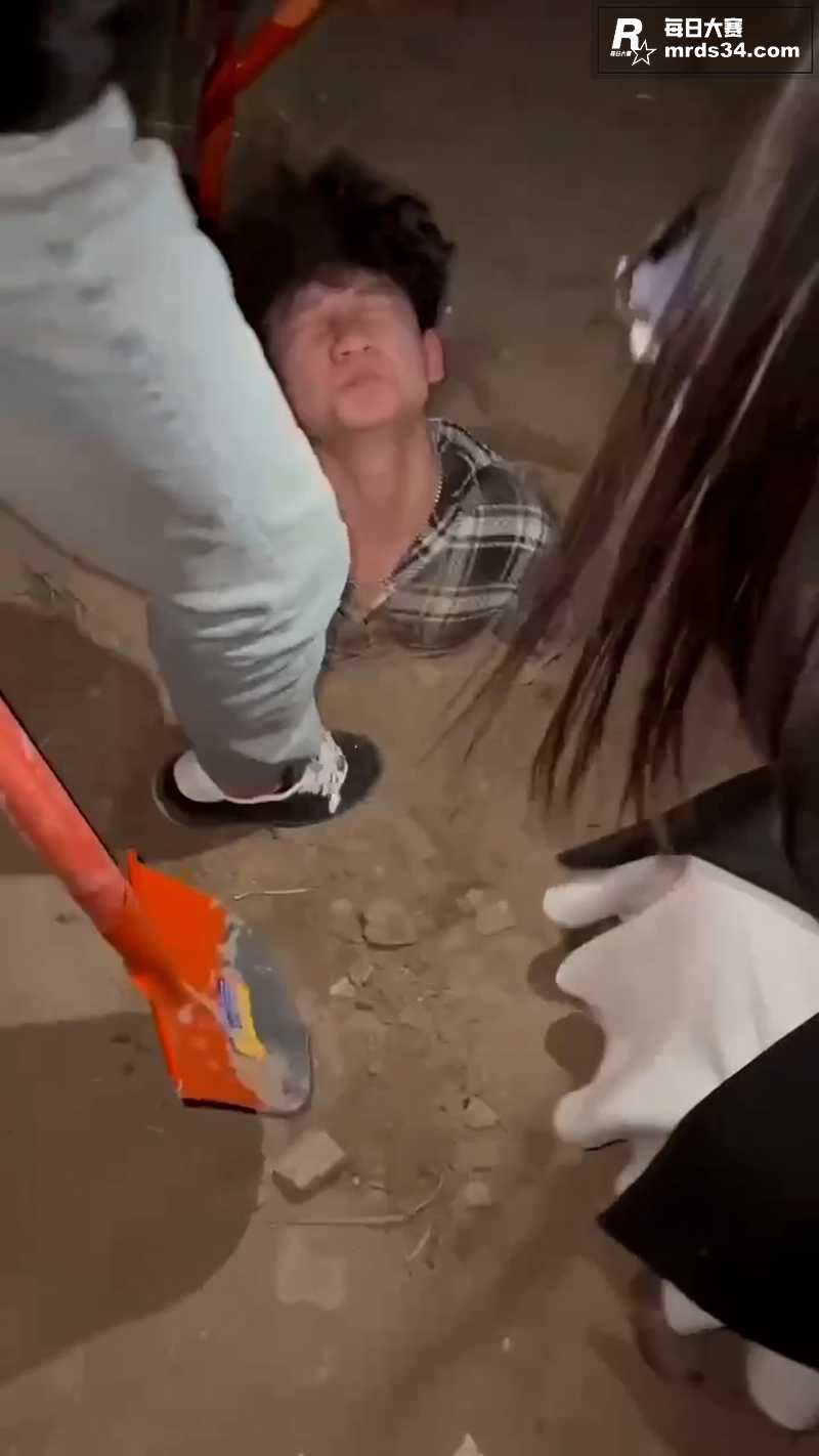 现在的精神小伙和小妹相关图片4