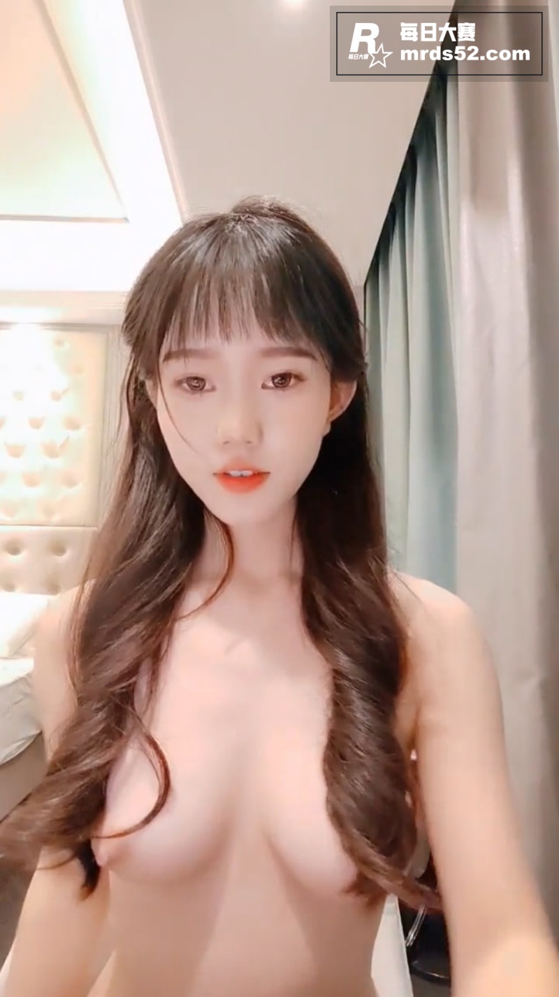 高颜值极品巨乳女神 相关图片7