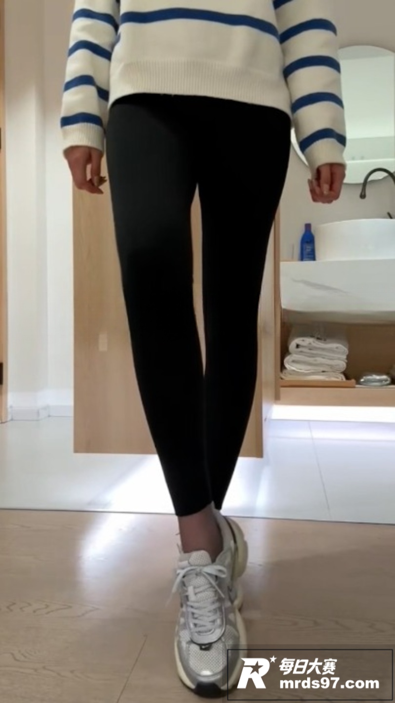 推特足控艺术家 女s相关图片2