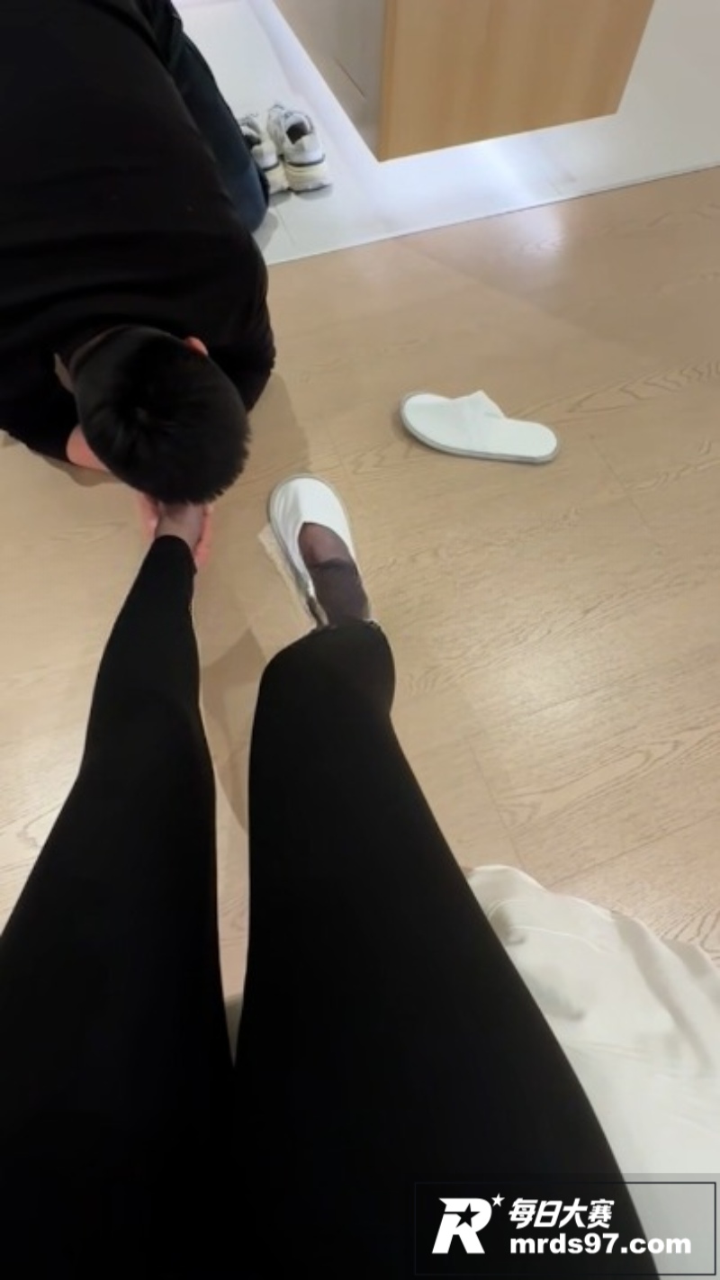 推特足控艺术家 女s相关图片3