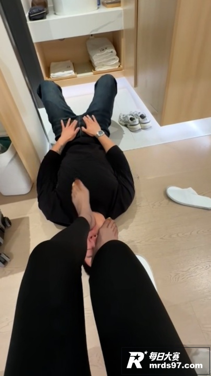 推特足控艺术家 女s相关图片4
