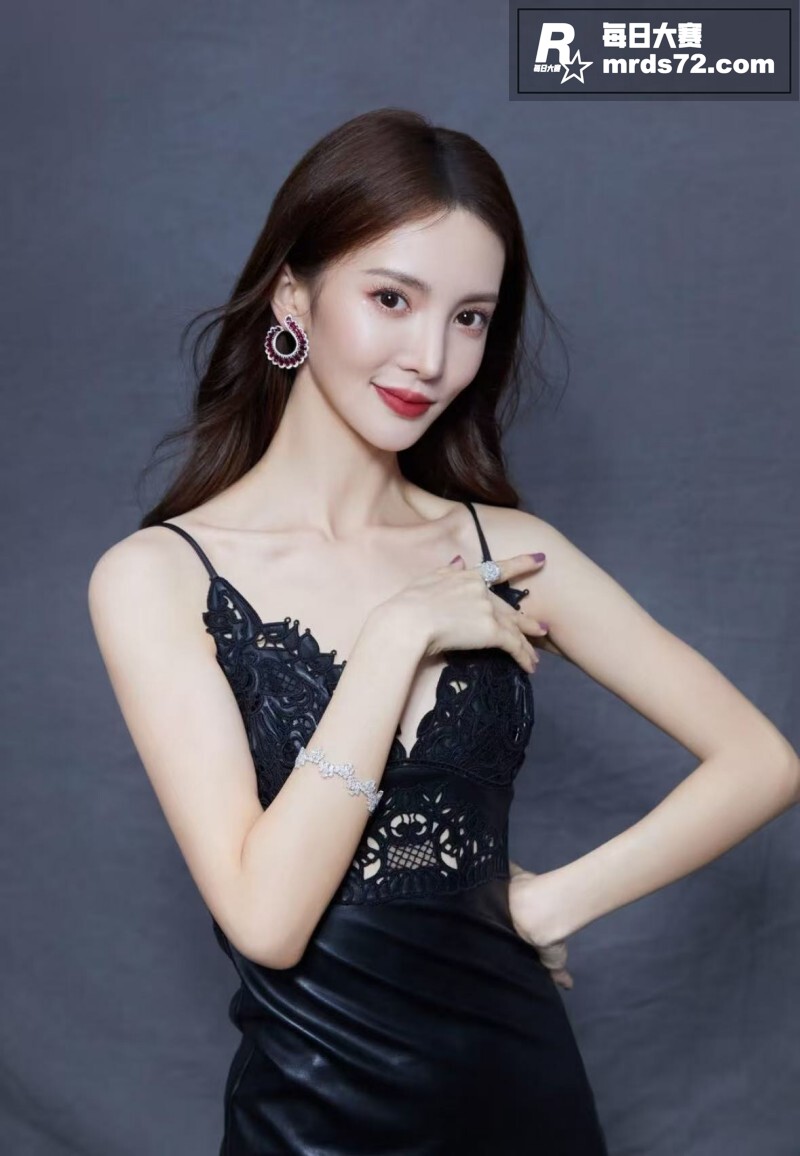 顶流女星 金晨 被爆相关图片17