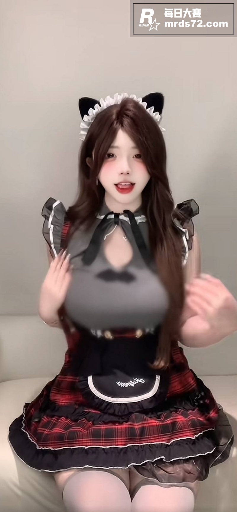 抖音高颜值巨乳网红 相关图片8