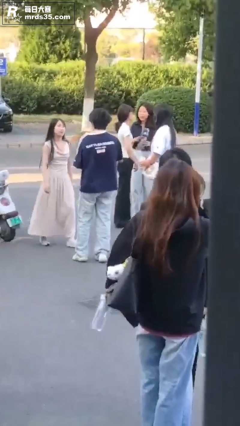 滁州某学院被爆一男的相关图片4