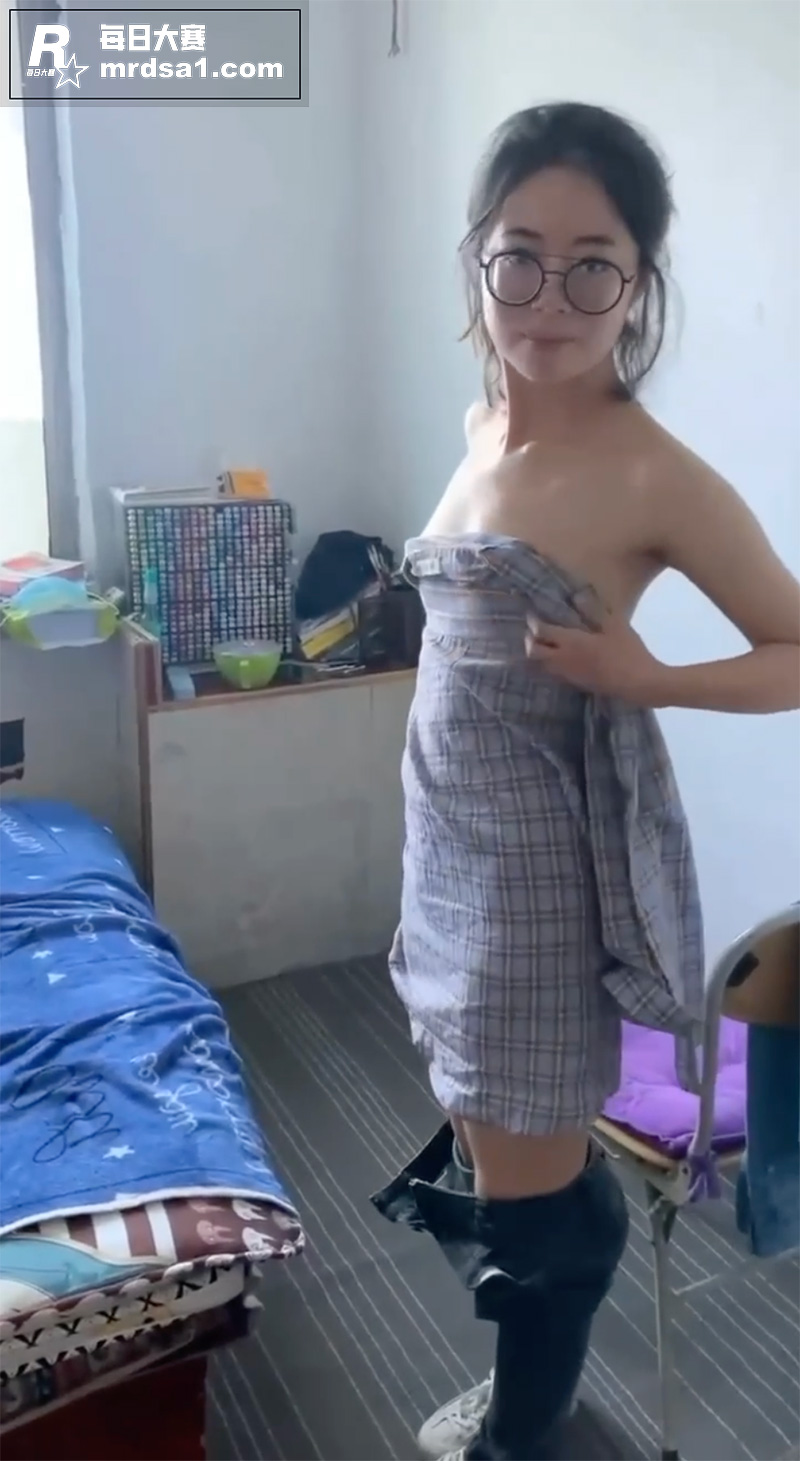 良家素人眼镜少妇 李相关图片5