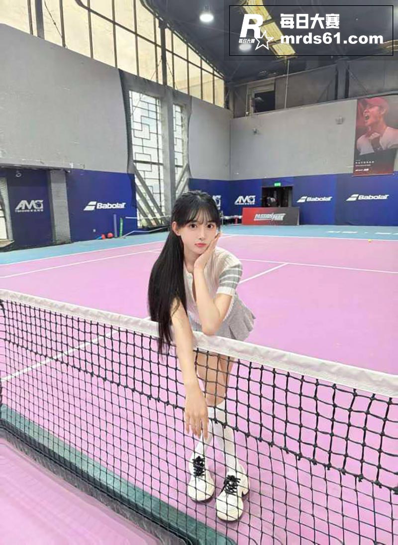河南洛阳高颜值学生妹相关图片2