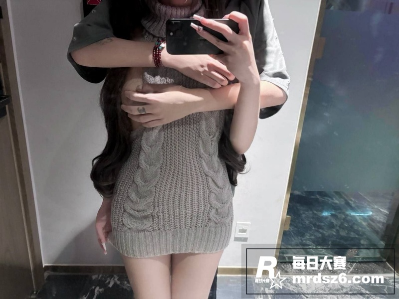 推特顶级双马尾白虎萝相关图片7
