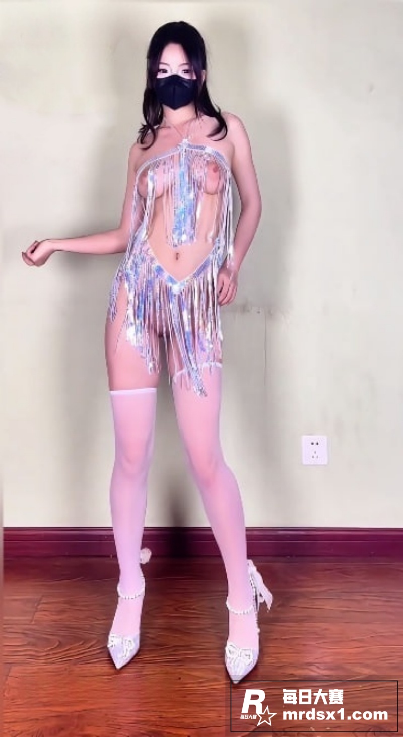 推特反差少女 一口白相关图片5
