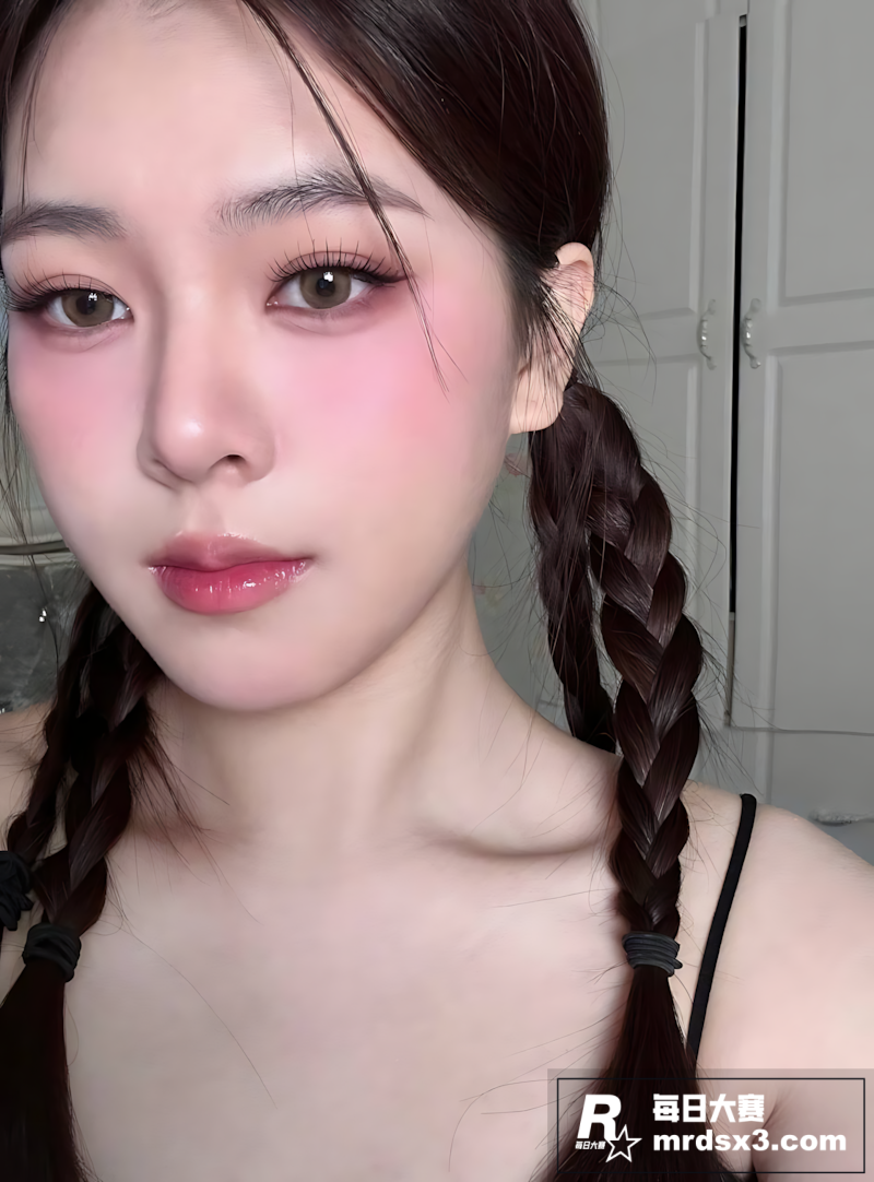 小红书美妆博主 左左相关图片2