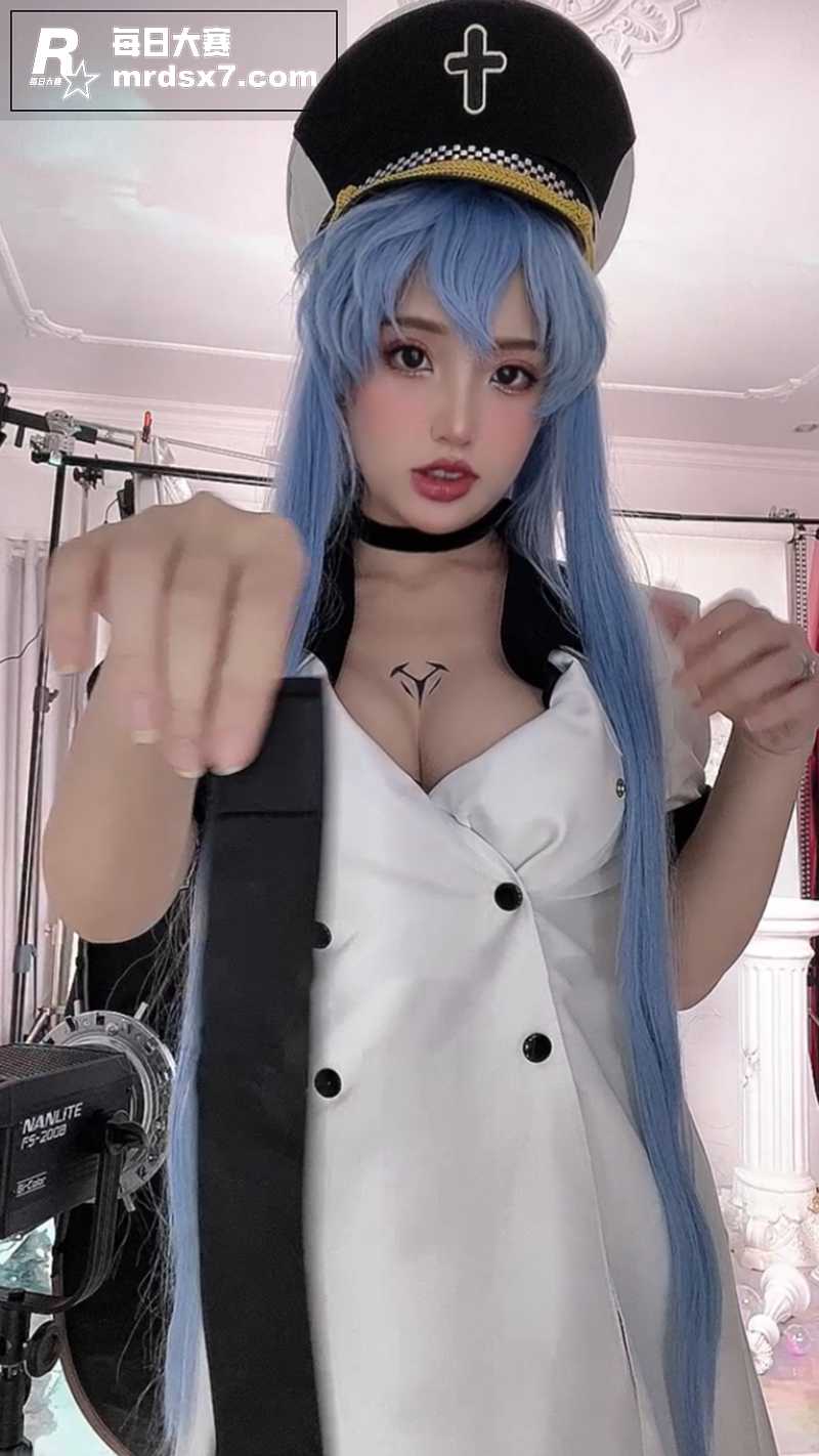 推特顶级肥臀福利姬 相关图片8