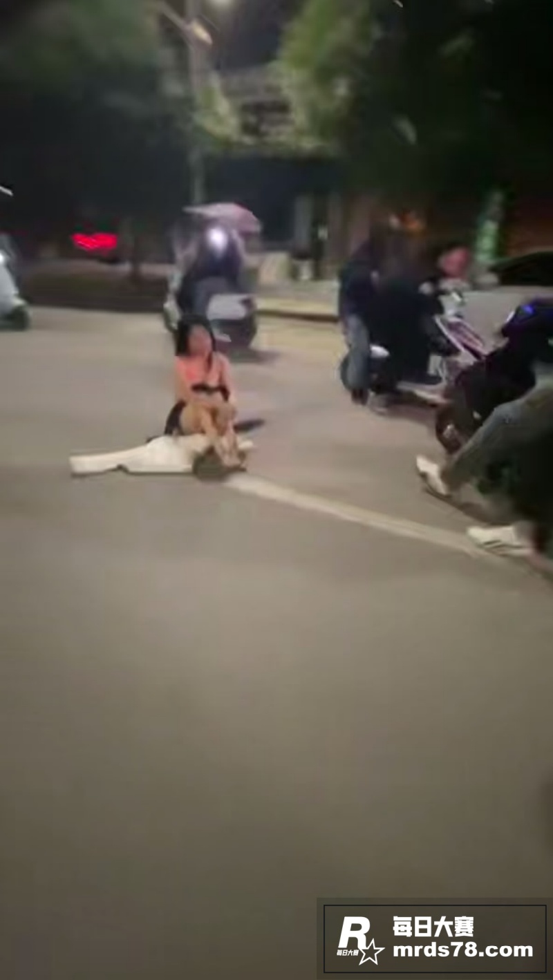 广西惊现热瓜 深夜街相关图片8
