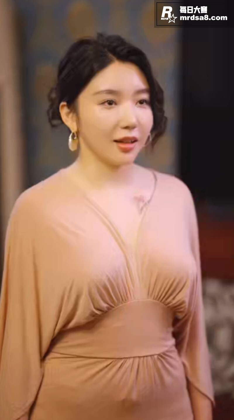抖音极品肥臀女神 教相关图片3