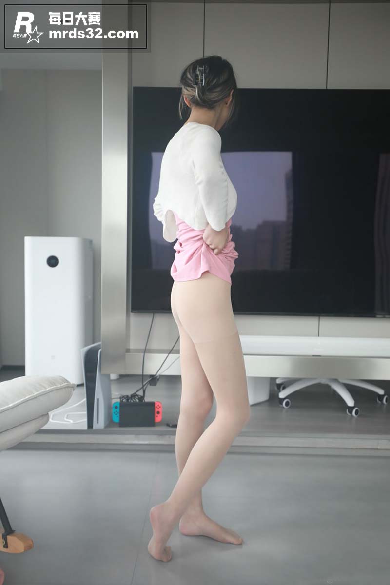 台湾反差美少女 缺钱相关图片2