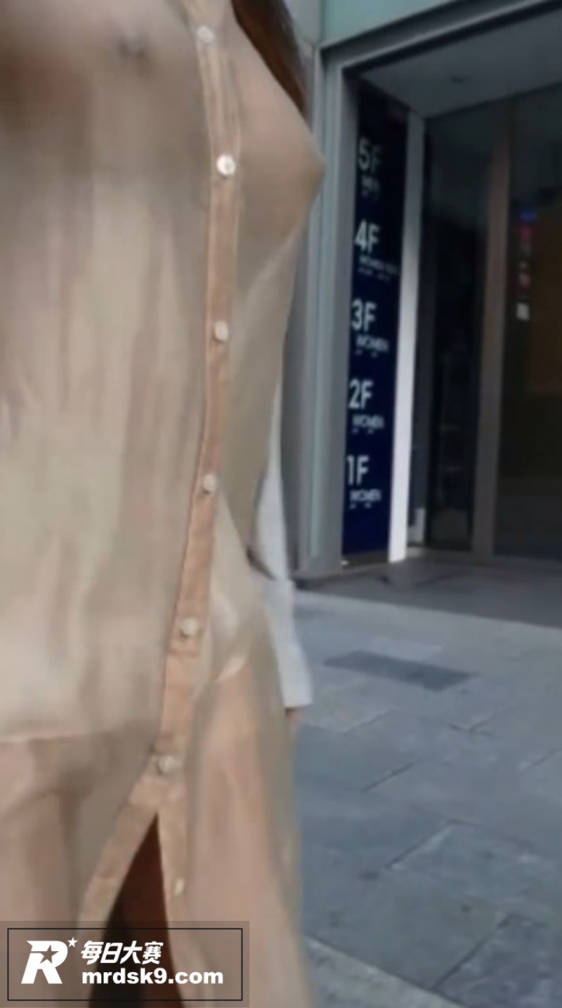 日本主妇露出系列 骚相关图片5