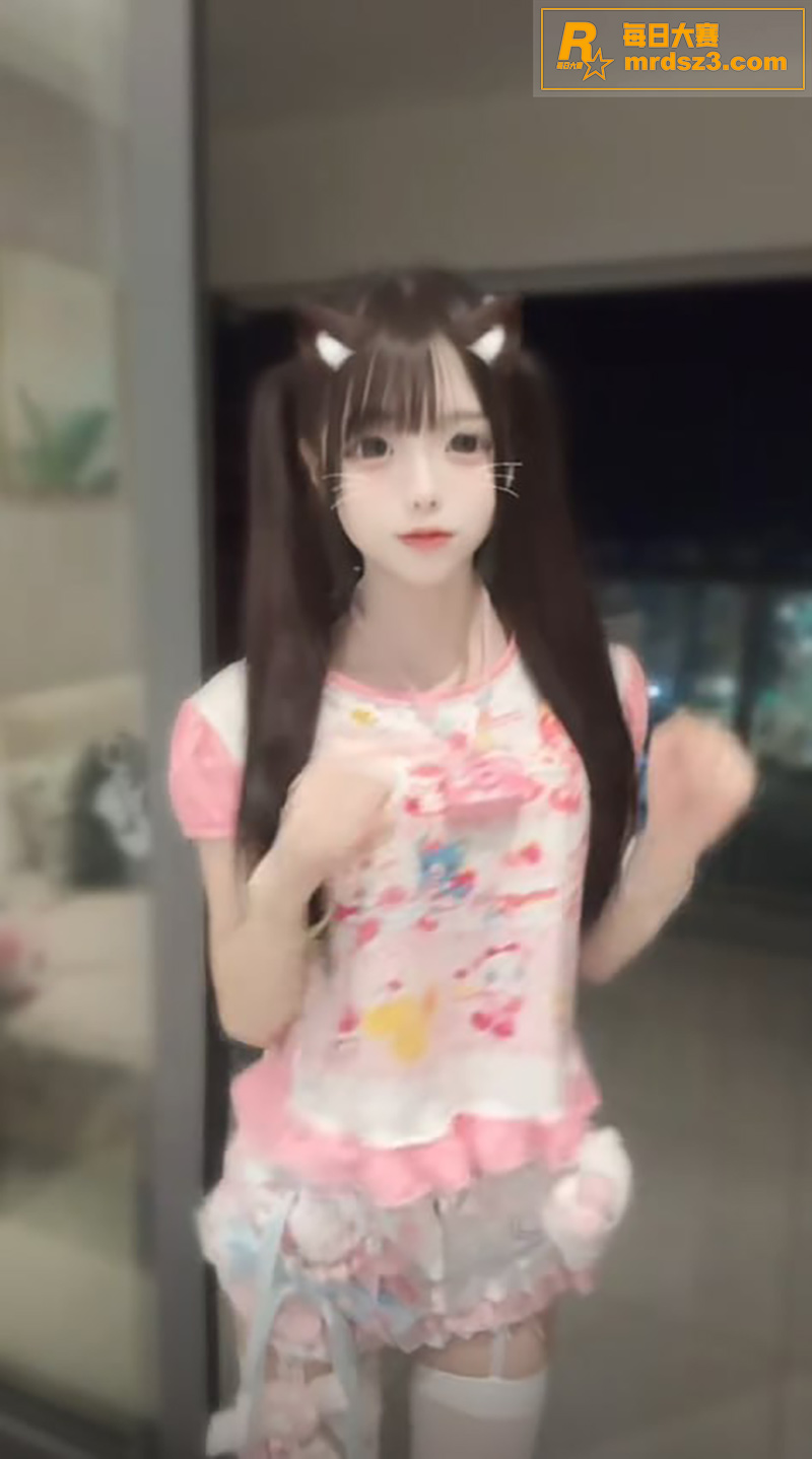 抖音极品萝莉 呆痛 相关图片2