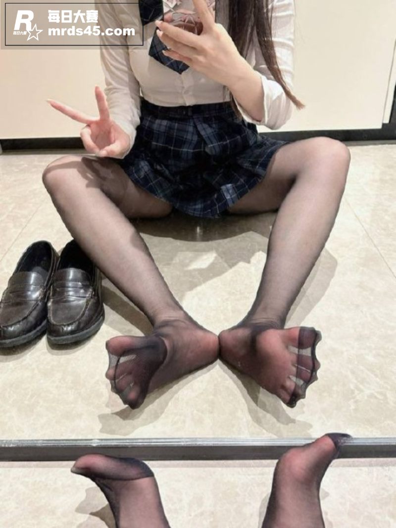 推特极品萝莉福利姬 相关图片3