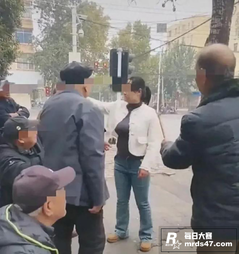 河南焦作女子劝阻大爷相关图片2