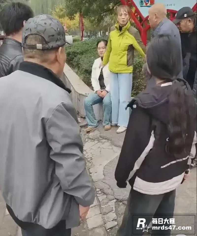 河南焦作女子劝阻大爷相关图片4