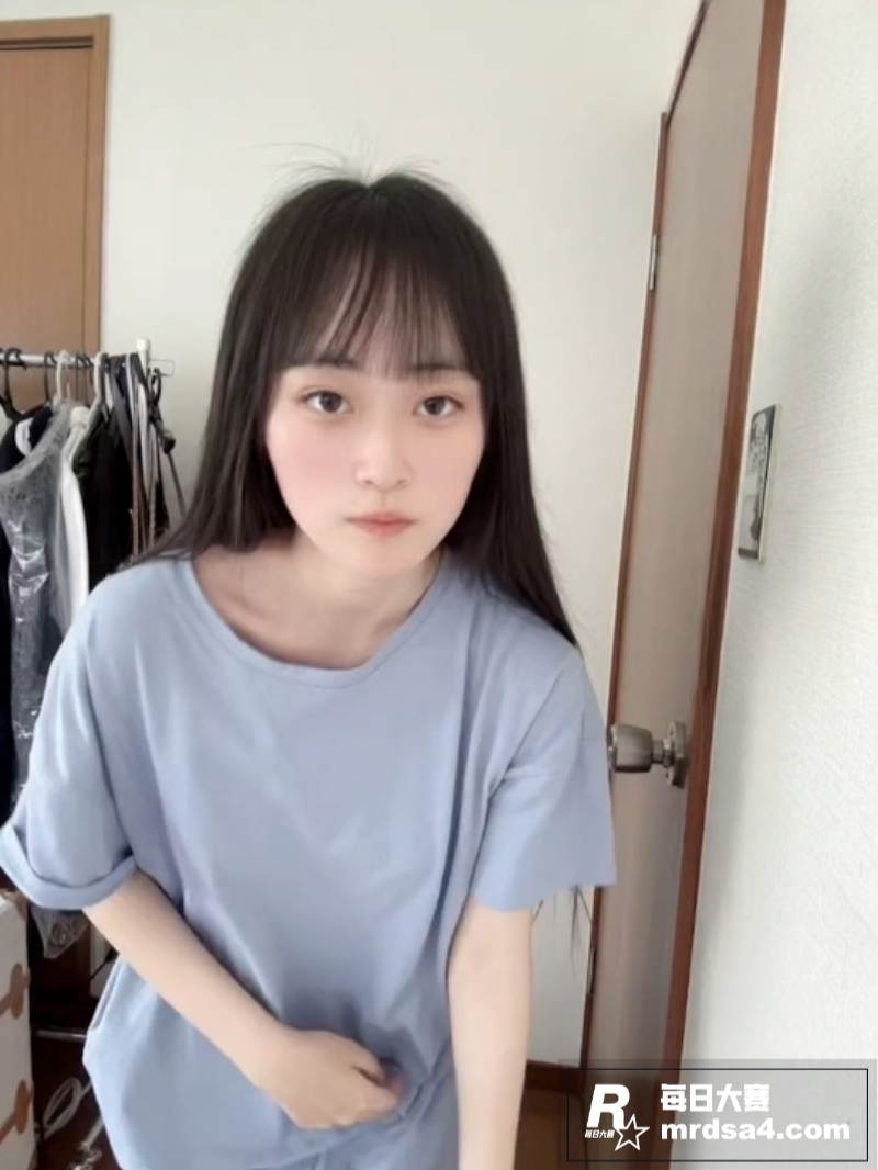 日本高颜值美少女全裸相关图片1