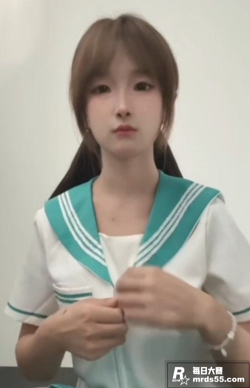 极品清纯美少女 楼梯相关图片1