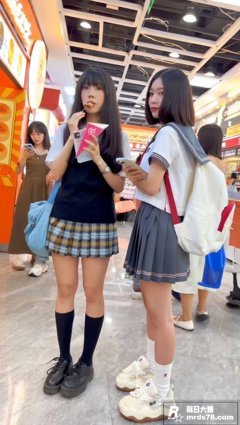 街头偷拍系列 抄底水相关图片2