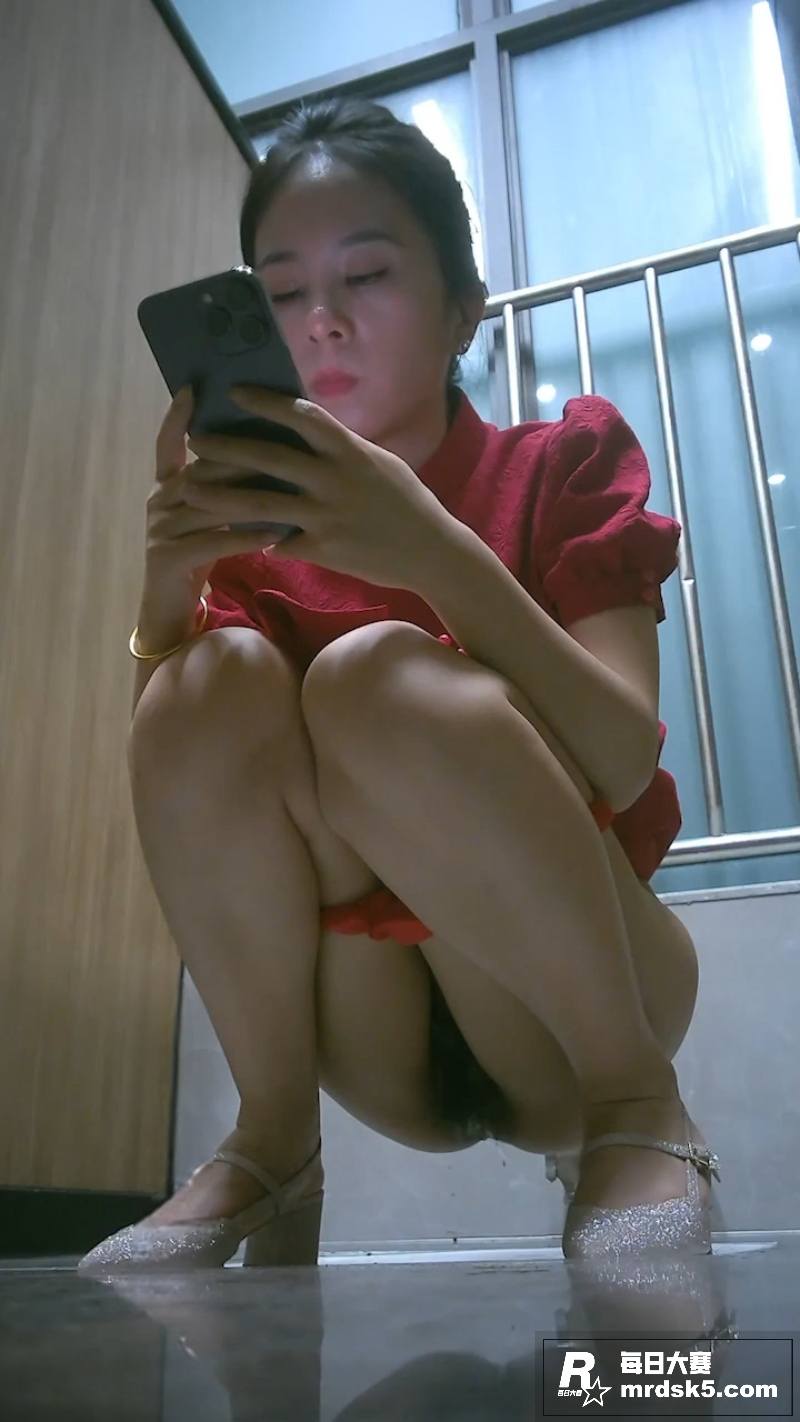 精选厕所偷拍系列 特相关图片8