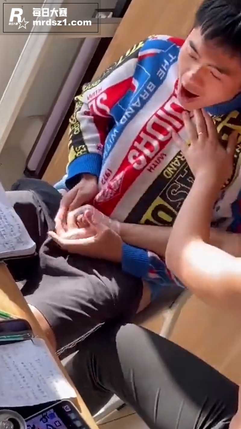 还得是大学生会玩 好相关图片5