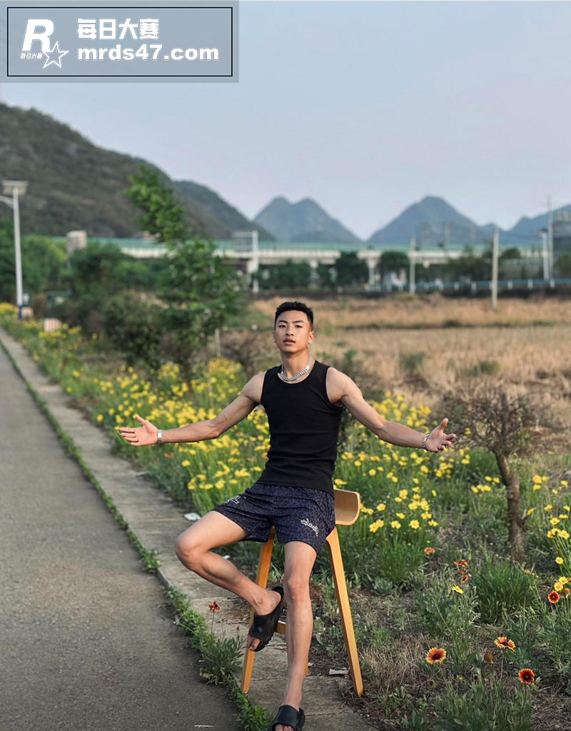 抖音网红博主 羞涩的相关图片4