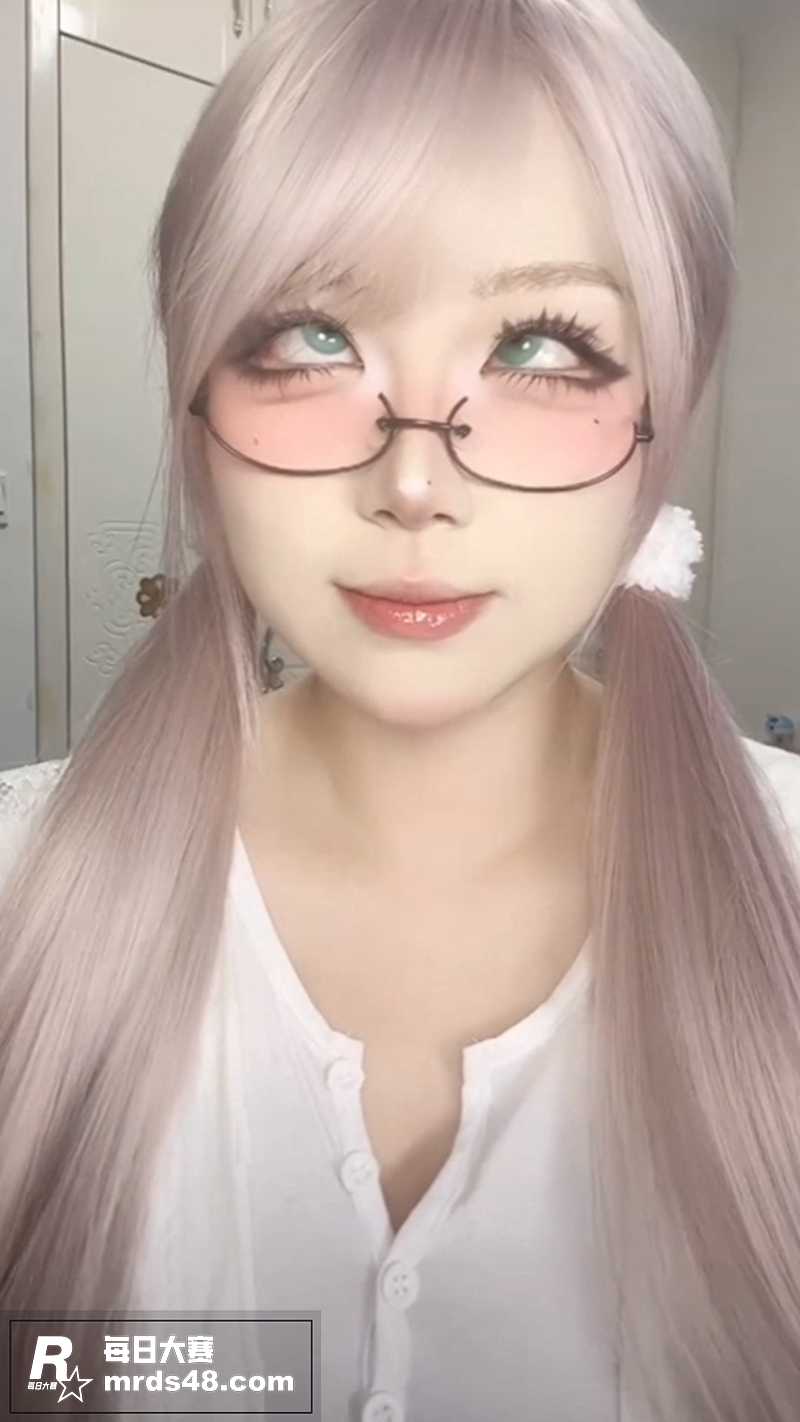 抖音极品巨乳少女 不相关图片3