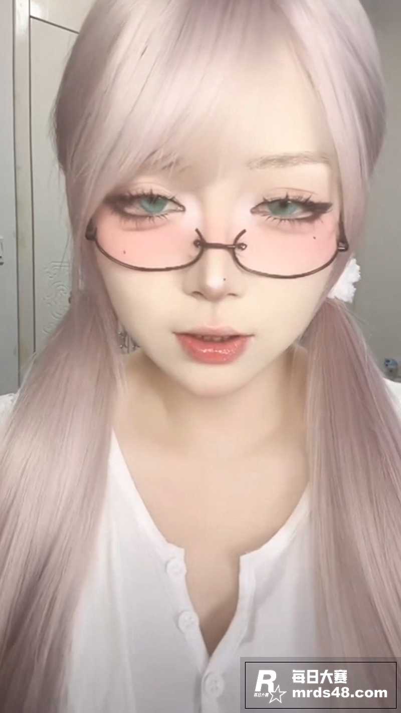 抖音极品巨乳少女 不相关图片4