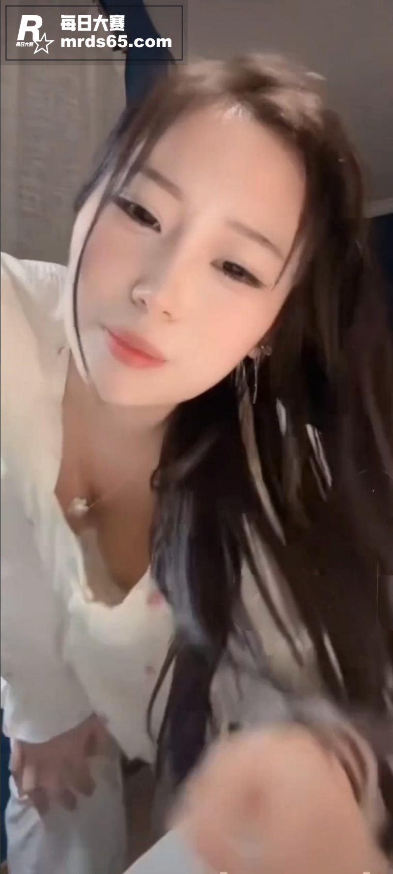 抖音快手网红闪现走光相关图片6