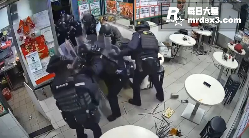 香港粉面店女顾客手机相关图片5