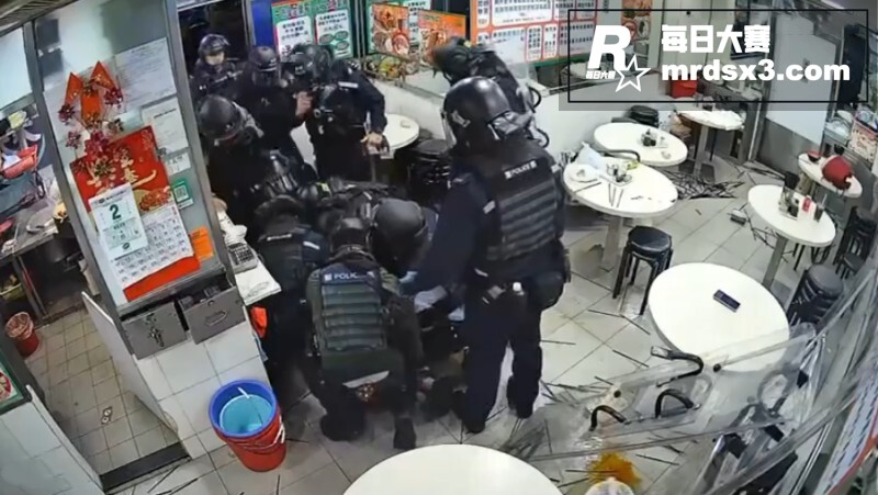 香港粉面店女顾客手机相关图片6