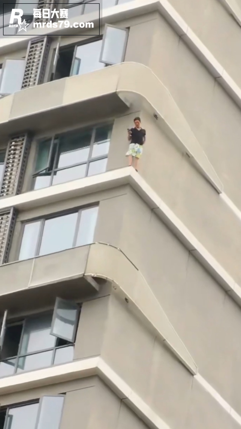 海口龙湖天街高楼跳楼相关图片7